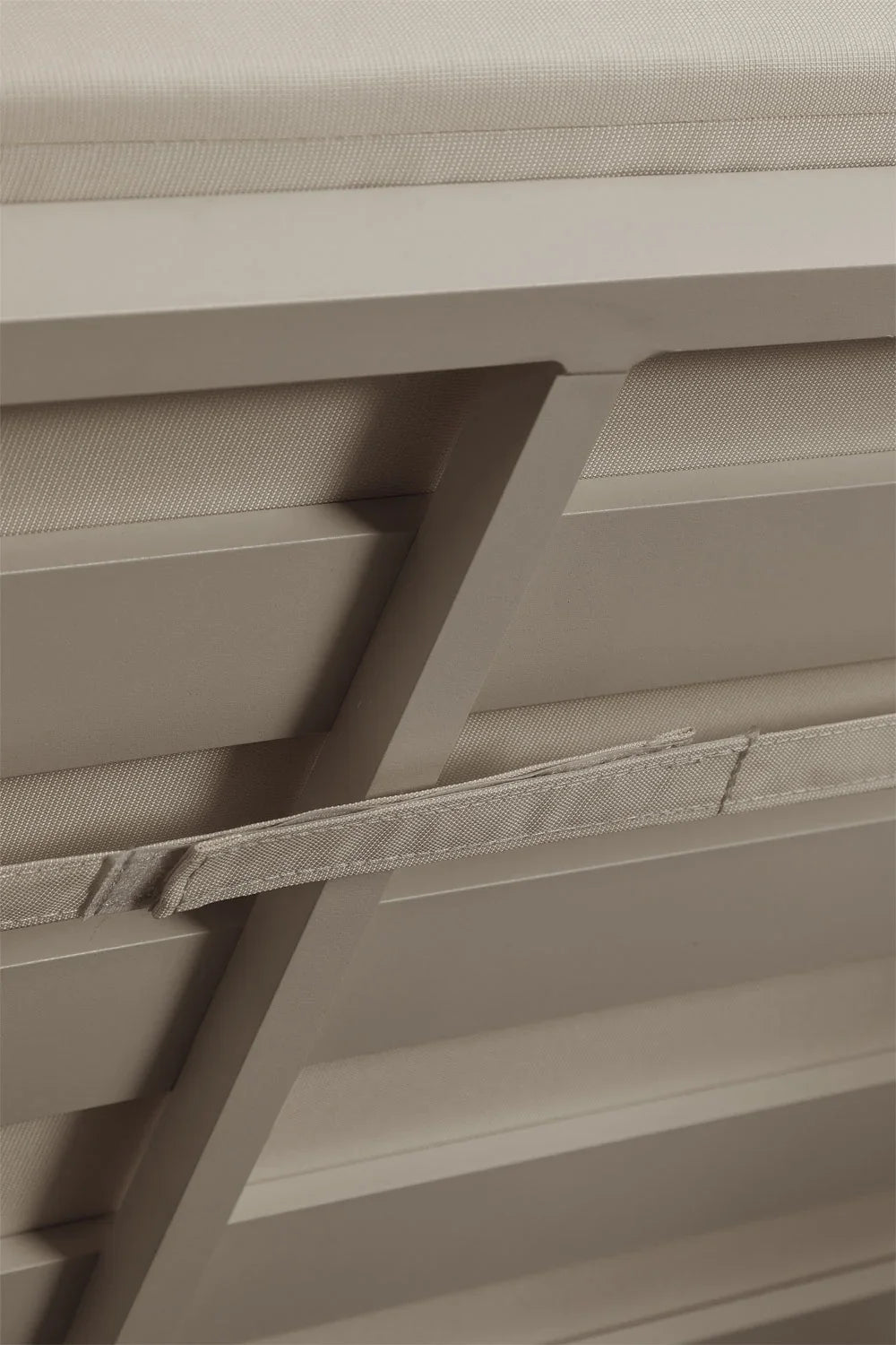 Cama balinesa reclinable en aluminio y tela Nasau